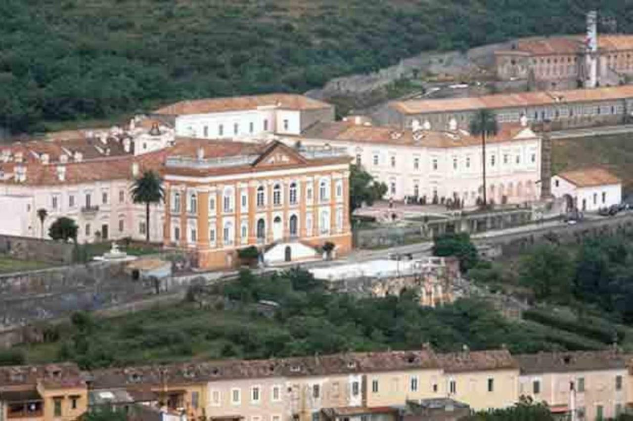 Ferienwohnung L'Approdo Del Re Caserta Exterior foto