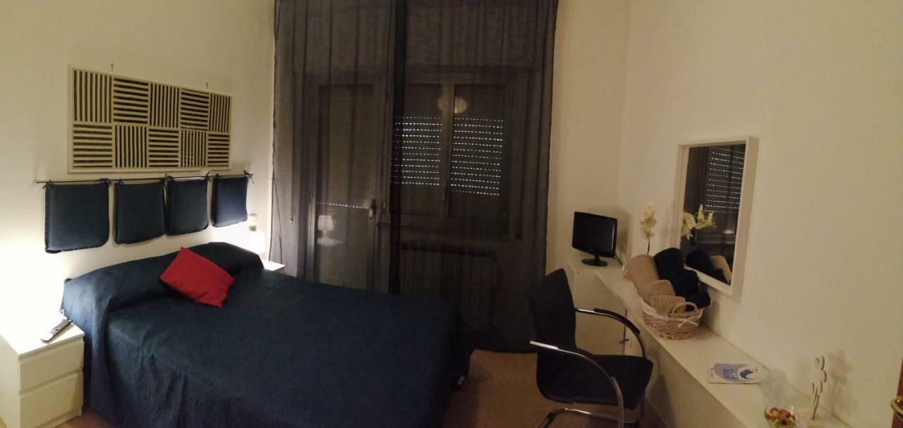 Ferienwohnung L'Approdo Del Re Caserta Exterior foto